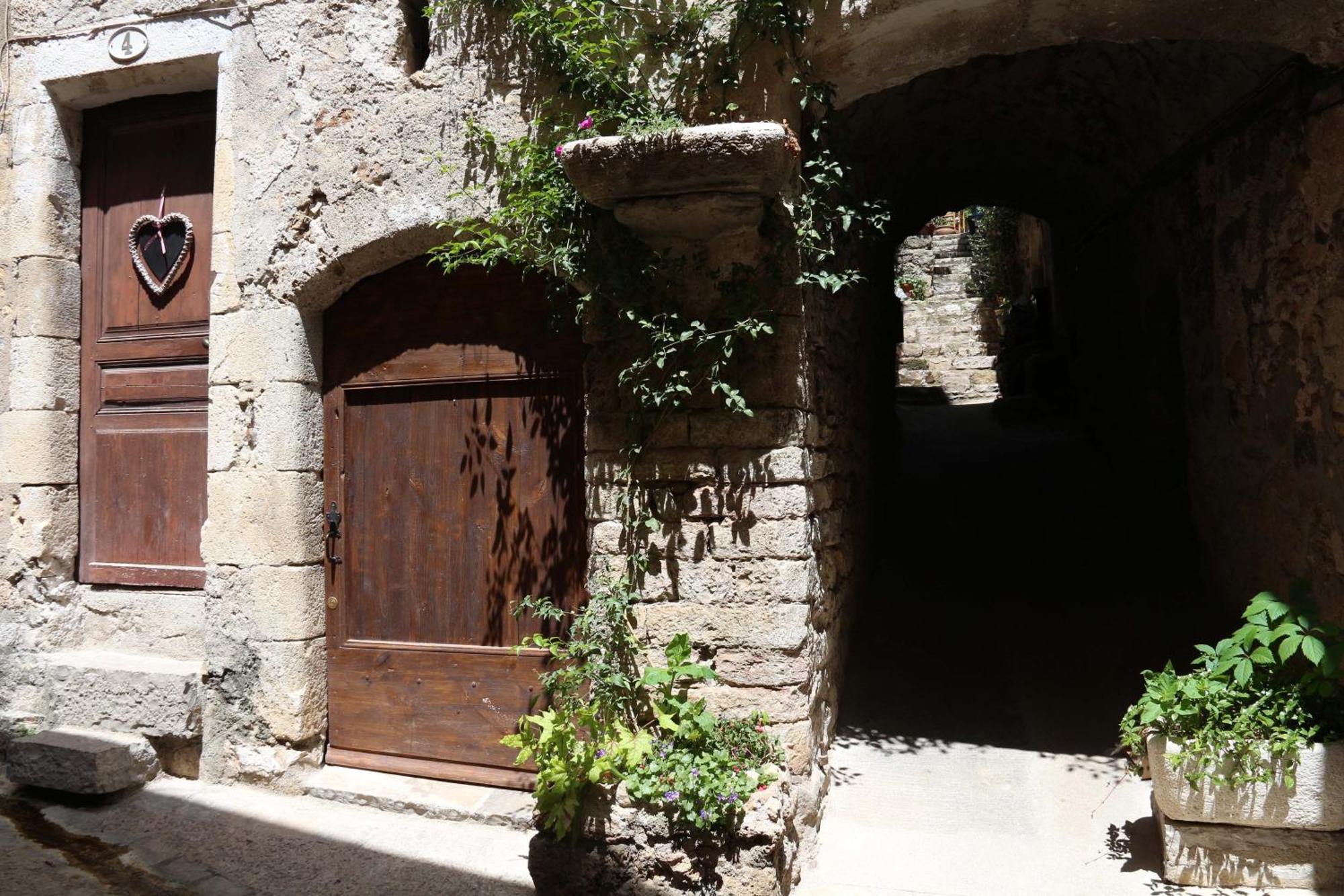 Gite Marceline Saint-Guilhem-le-Desert Exteriér fotografie