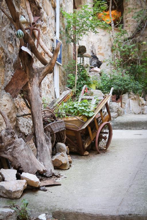 Gite Marceline Saint-Guilhem-le-Desert Exteriér fotografie